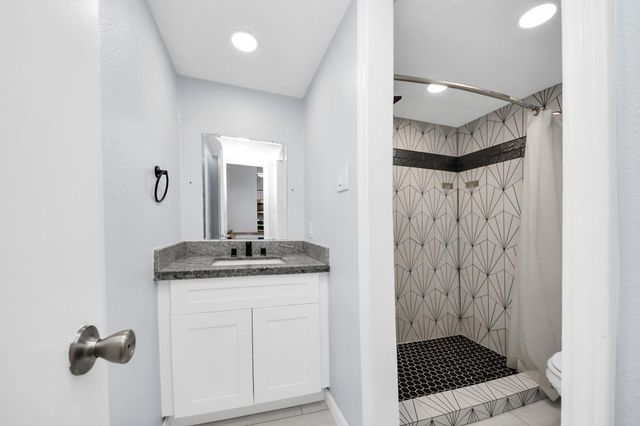 9314 Westwood Village Drive 24, Houston, TX 77036