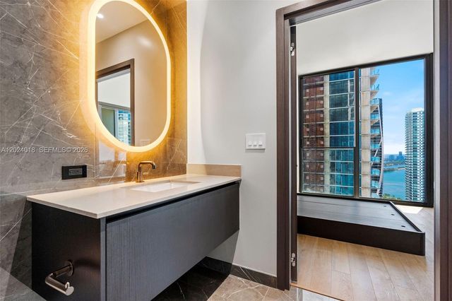 20 NE 11th 20 NE 11TH ST 4504, Miami, FL 33132