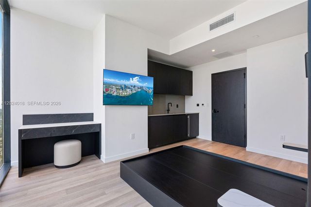 20 NE 11th 20 NE 11TH ST 4504, Miami, FL 33132