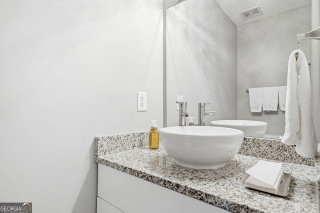 325 Ivy Mill Court, Roswell, GA 30076