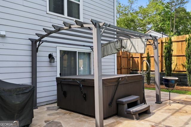 325 Ivy Mill Court, Roswell, GA 30076