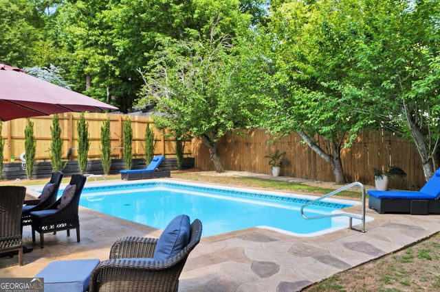 325 Ivy Mill Court, Roswell, GA 30076