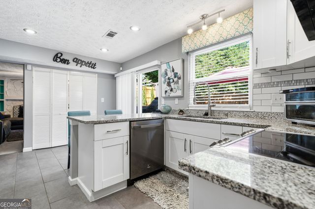 325 Ivy Mill Court, Roswell, GA 30076