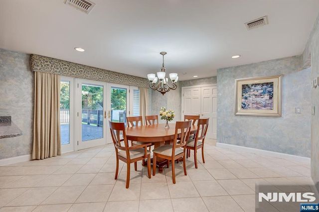 21 Stafford Road, Woodbridge, NJ 07067