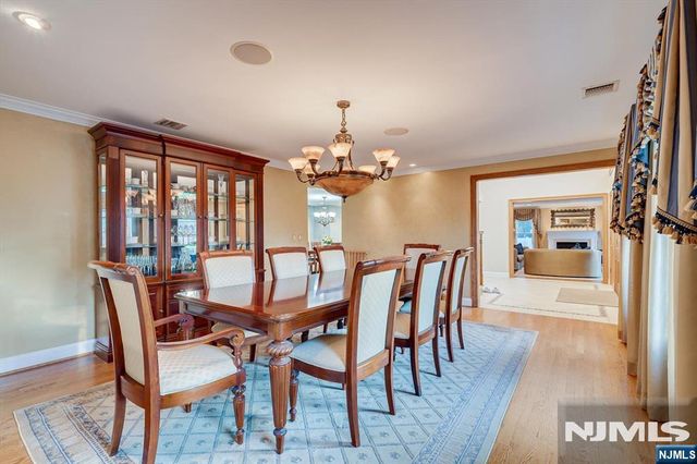 21 Stafford Road, Woodbridge, NJ 07067