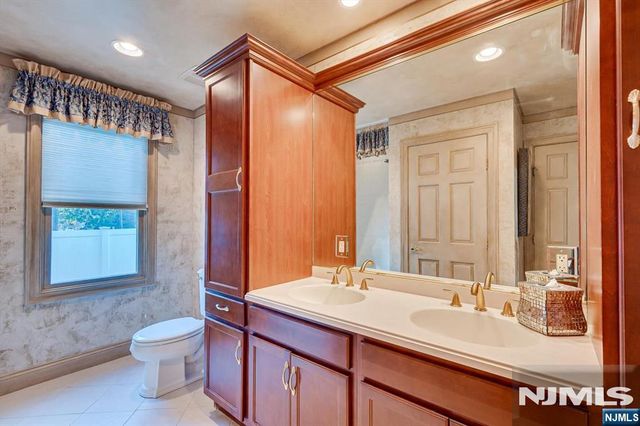 21 Stafford Road, Woodbridge, NJ 07067