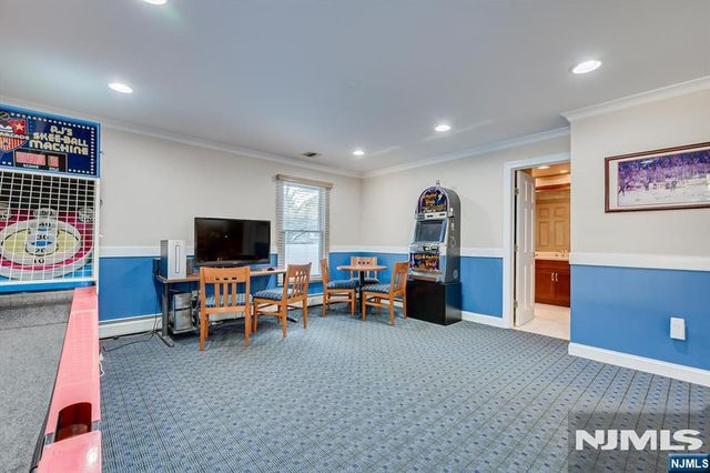 21 Stafford Road, Woodbridge, NJ 07067