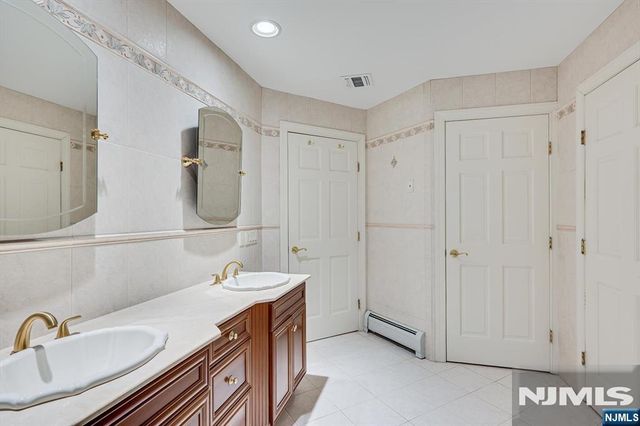 21 Stafford Road, Woodbridge, NJ 07067