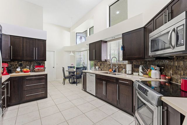 1120 Sand Drift Way A, West Palm Beach, FL 33411