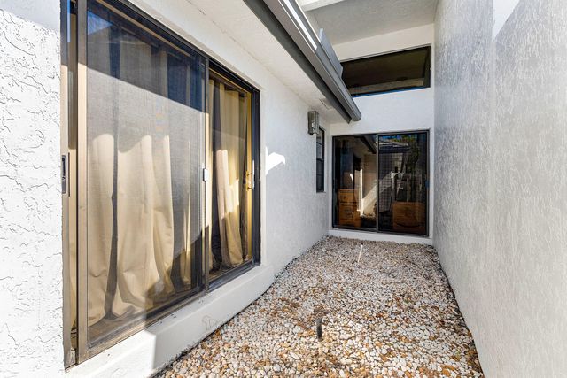 1120 Sand Drift Way A, West Palm Beach, FL 33411