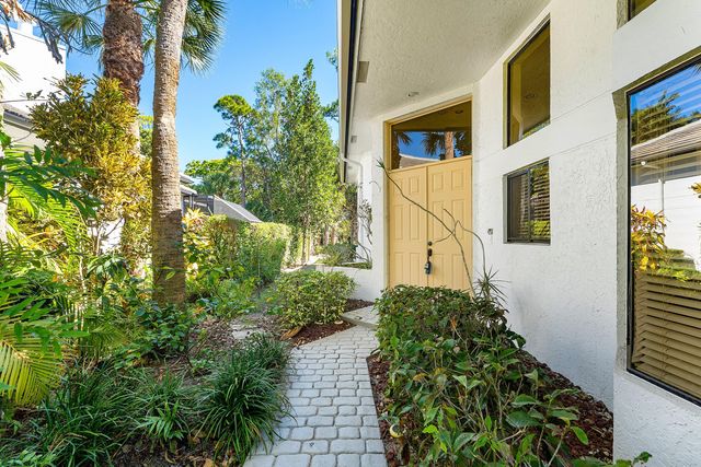 1120 Sand Drift Way A, West Palm Beach, FL 33411