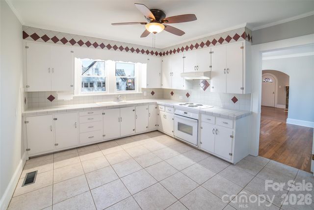 3219 US 70 Highway E, Morganton, NC 28655