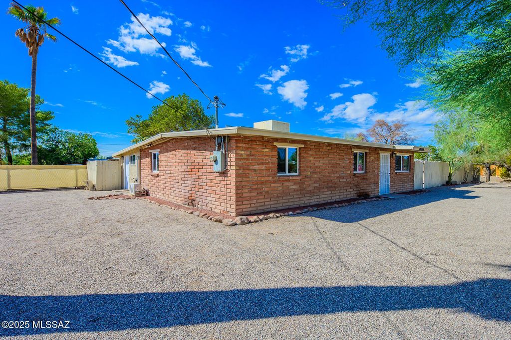 2971 N Richey Boulevard, Tucson, AZ 85716