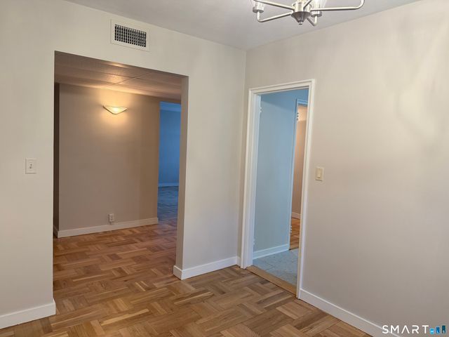 20 Outlook Avenue 102, West Hartford, CT 06119