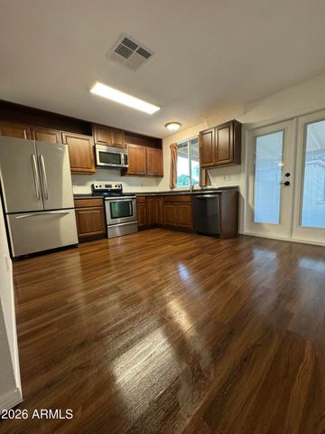 9512 N 67TH Lane, Peoria, AZ 85345