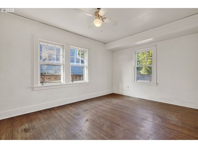 7024 N BURRAGE Ave, Portland, OR 97217