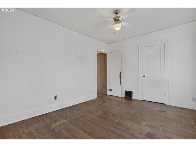 7024 N BURRAGE Ave, Portland, OR 97217