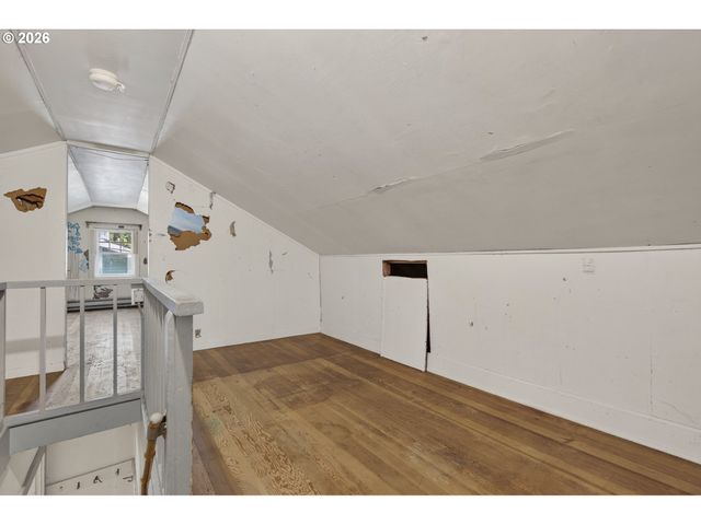 7024 N BURRAGE Ave, Portland, OR 97217