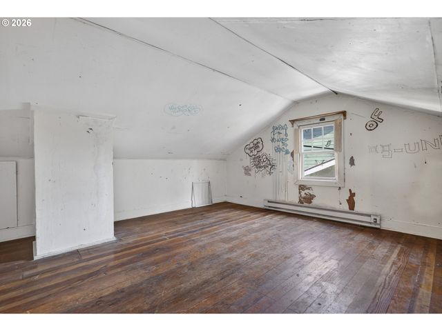 7024 N BURRAGE Ave, Portland, OR 97217