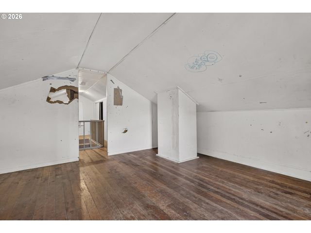 7024 N BURRAGE Ave, Portland, OR 97217