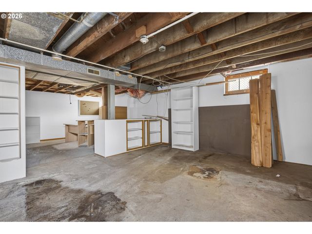 7024 N BURRAGE Ave, Portland, OR 97217
