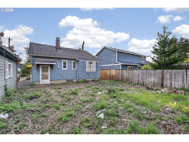 7024 N BURRAGE Ave, Portland, OR 97217