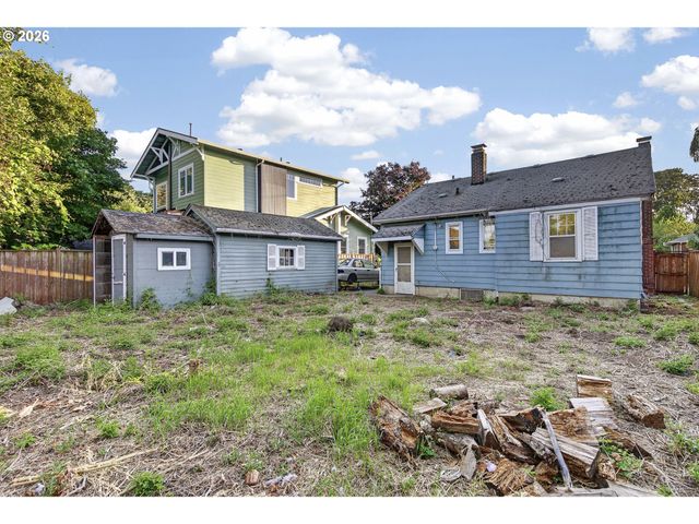 7024 N BURRAGE Ave, Portland, OR 97217
