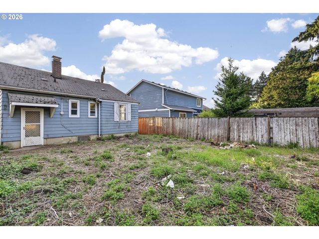 7024 N BURRAGE Ave, Portland, OR 97217
