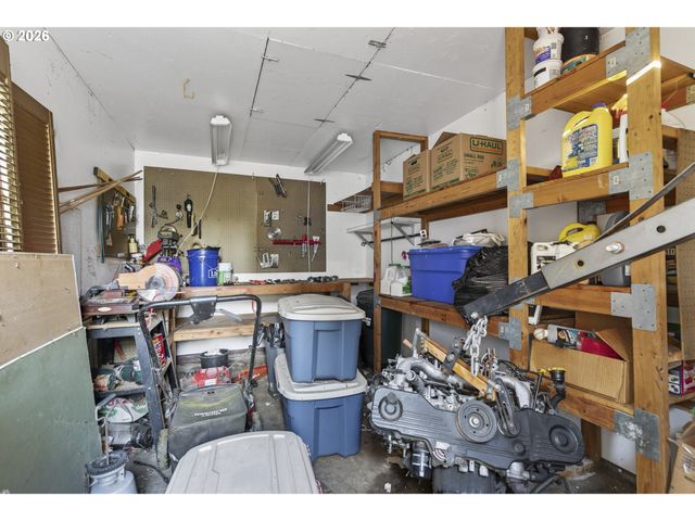 7024 N BURRAGE Ave, Portland, OR 97217