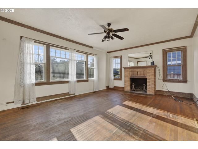 7024 N BURRAGE Ave, Portland, OR 97217