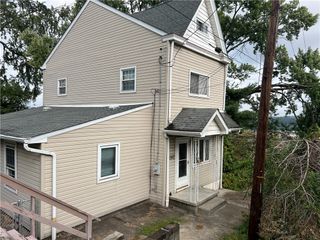 1 Cologne St, South Side, PA 15203