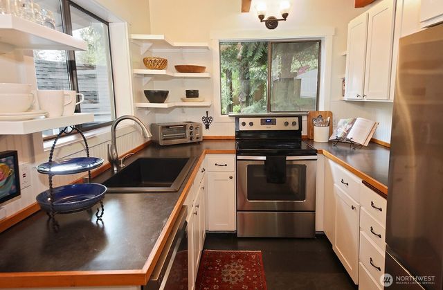 5305 April Drive, Langley, WA 98260