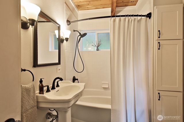 5305 April Drive, Langley, WA 98260