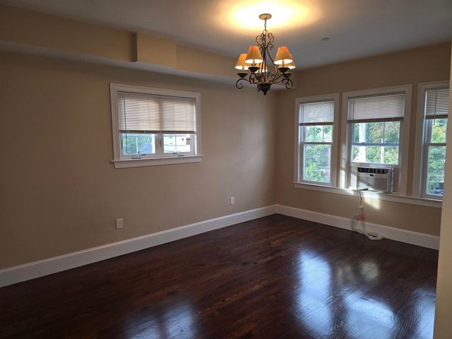 21 Brookledge 2R, Boston, MA 02121