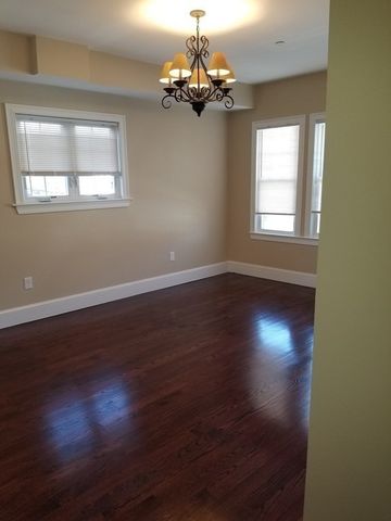 21 Brookledge 2R, Boston, MA 02121