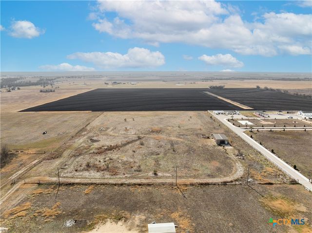 824 County Road 451, Coupland, TX 78615