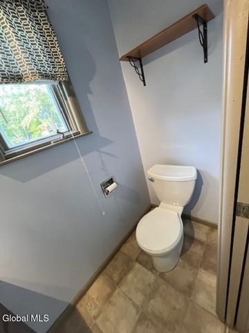 3 Marville Drive, Colonie, NY 12211