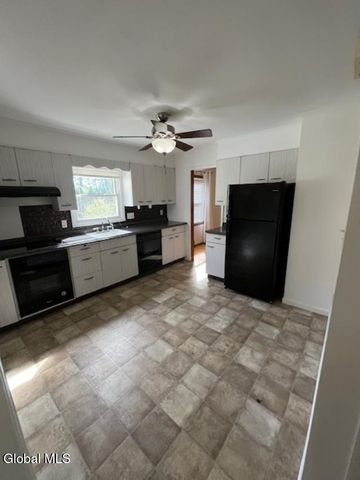 3 Marville Drive, Colonie, NY 12211