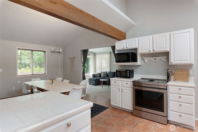 41 E Westlake Place, Allyn, WA 98524