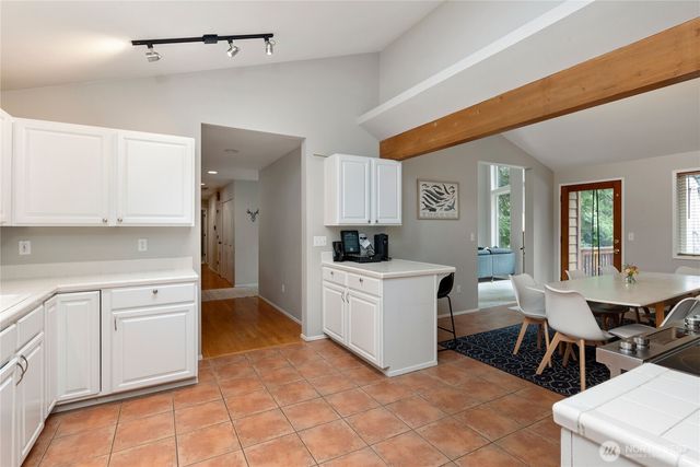 41 E Westlake Place, Allyn, WA 98524