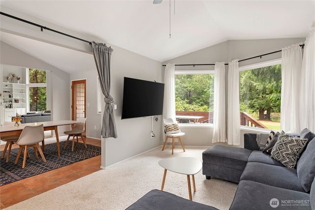 41 E Westlake Place, Allyn, WA 98524