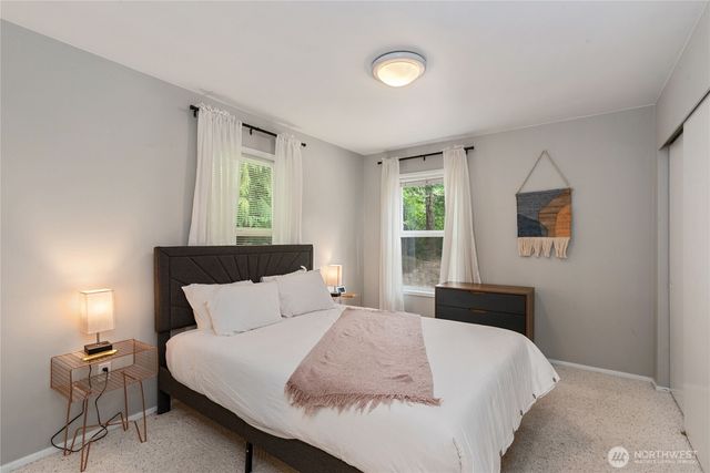 41 E Westlake Place, Allyn, WA 98524