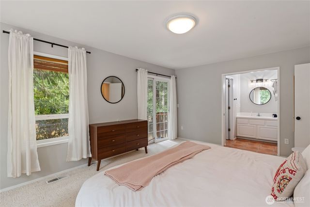 41 E Westlake Place, Allyn, WA 98524