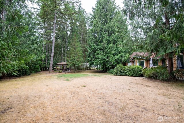 41 E Westlake Place, Allyn, WA 98524
