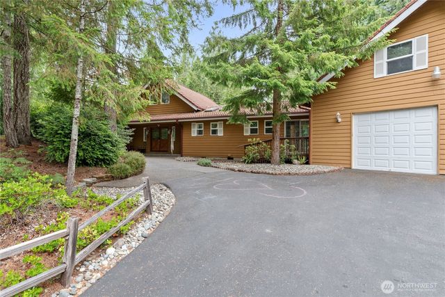 41 E Westlake Place, Allyn, WA 98524