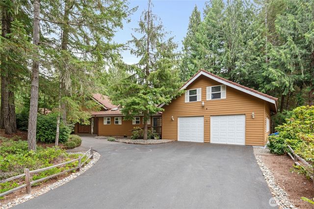 41 E Westlake Place, Allyn, WA 98524