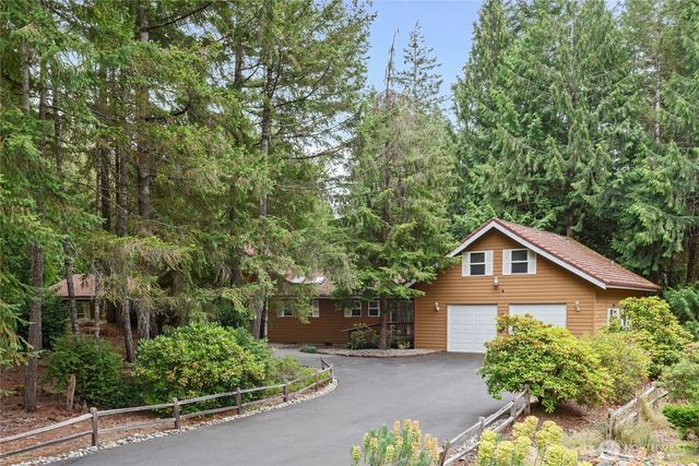 41 E Westlake Place, Allyn, WA 98524