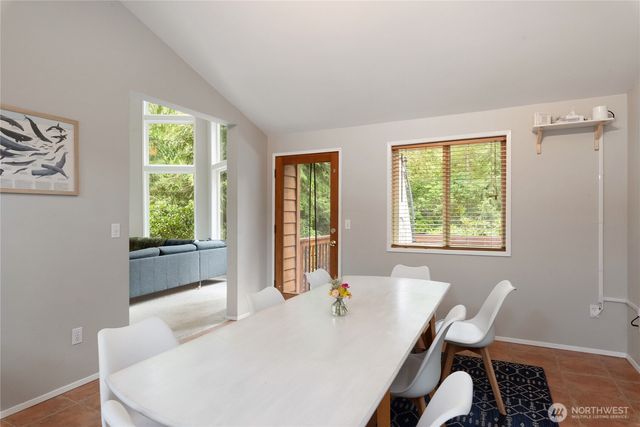 41 E Westlake Place, Allyn, WA 98524