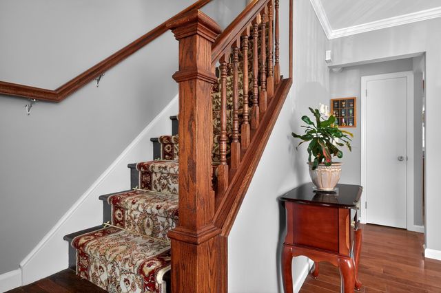 364 AVENUE E, Bayonne, NJ 07002