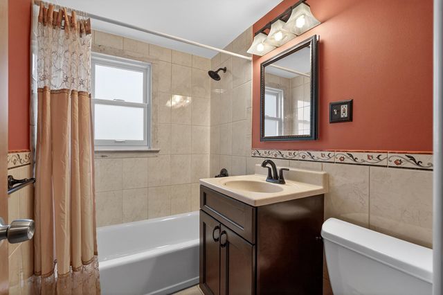 364 AVENUE E, Bayonne, NJ 07002